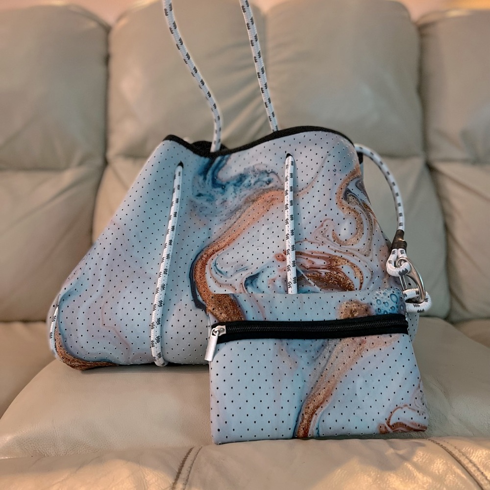 Aqua Geode Neoprene Bag